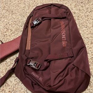 Patagonia Atom 8L sling bag